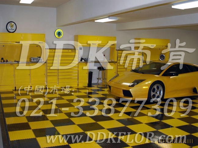 私家車庫裝修車庫地坪地面材料（20）_檸檬黃加黑色錢幣紋防滑表面車庫地板樣板圖片,帝肯(DDK)_2000_C618（地下車庫地面材料）效果圖,別墅私家車庫裝修,車庫pvc地板,車庫地坪,車庫地墊,車庫地板,車庫地膠,車庫塑料地毯,車庫塑膠地板,車庫防滑墊,停車場(chǎng)防滑墊